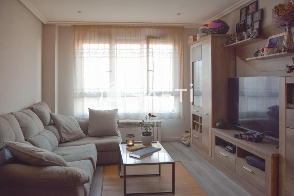 1 soveværelse Lejlighed til salg i San Andres del Rabanedo med garage - € 91.000 (Ref: 9811466)