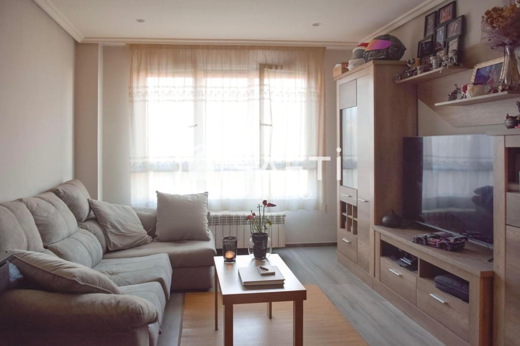 1 soveværelse Lejlighed til salg i San Andres del Rabanedo med garage - € 91.000 (Ref: 9811466)