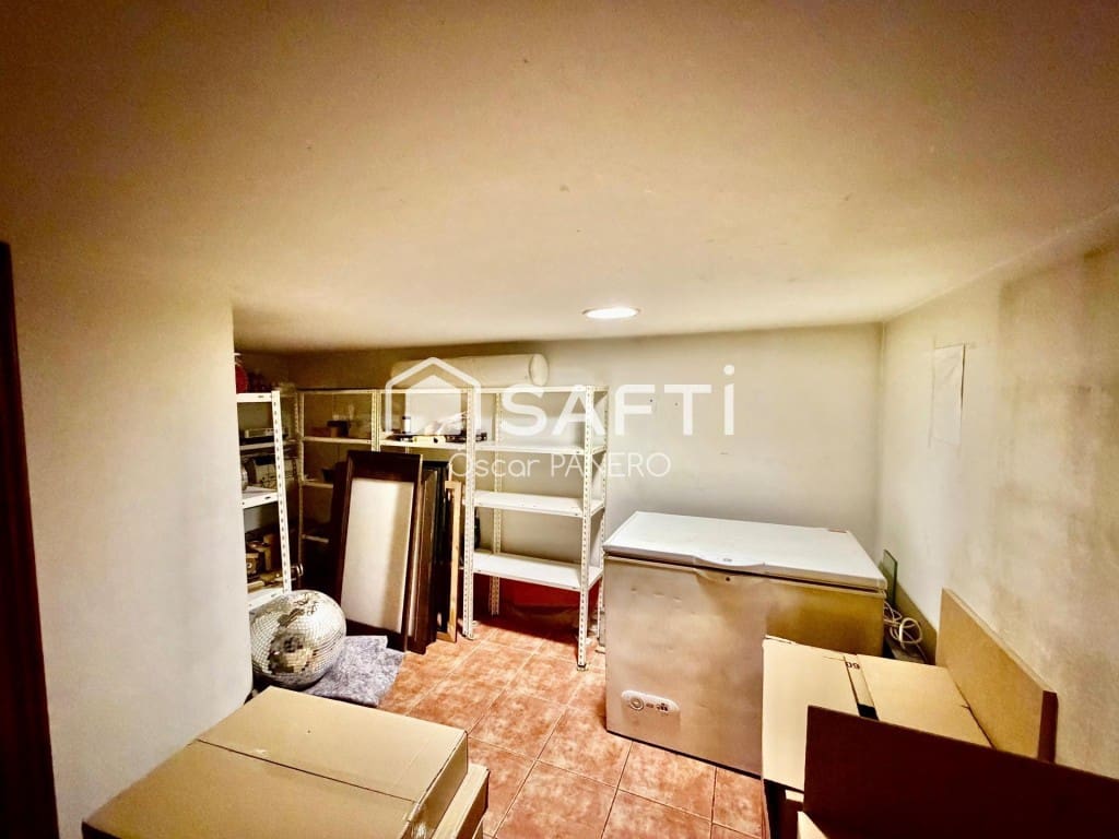 Kommersiell till salu i Valverde de la Virgen - 257 000 € (Ref: 9811468)