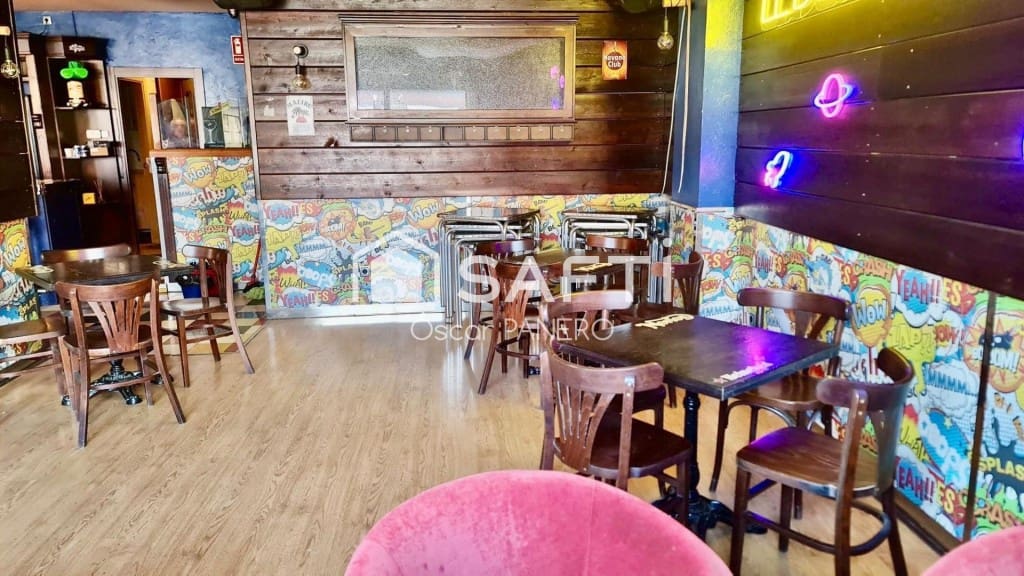 Kommersiell till salu i Valverde de la Virgen - 257 000 € (Ref: 9811468)