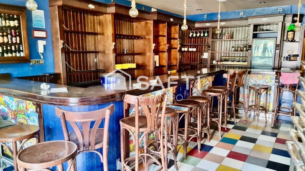 Kommersiell till salu i Valverde de la Virgen - 257 000 € (Ref: 9811468)