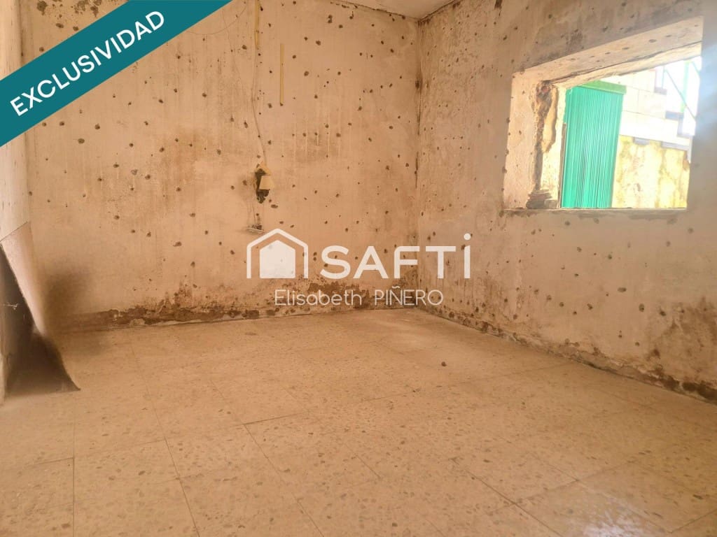 4 quarto Moradia em Banda para venda em Montijo com garagem - 72 000 € (Ref: 9813275)