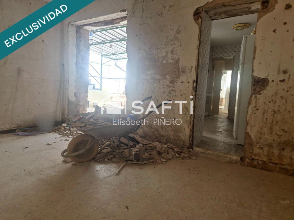4 quarto Moradia em Banda para venda em Montijo com garagem - 72 000 € (Ref: 9813275)