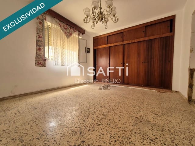 4 quarto Moradia em Banda para venda em Montijo com garagem - 72 000 € (Ref: 9813275)