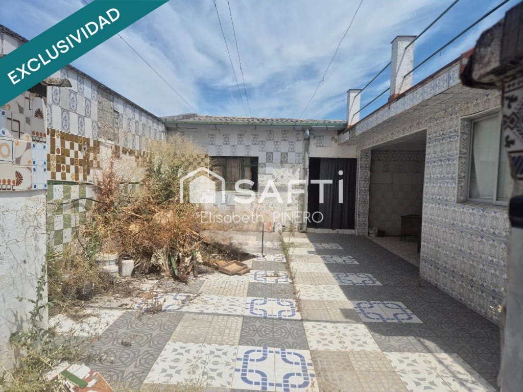 4 quarto Moradia em Banda para venda em Montijo com garagem - 72 000 € (Ref: 9813275)