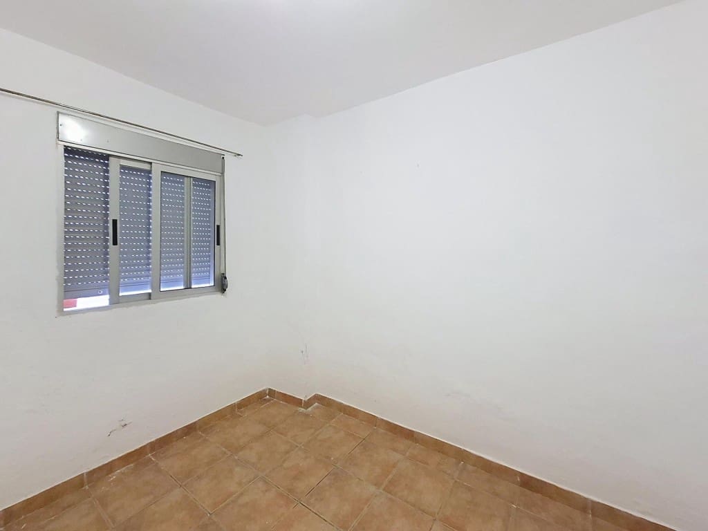 4 slaapkamer Rijtjeshuis te koop in Castello de Rugat - € 59.000 (Ref: 9815774)