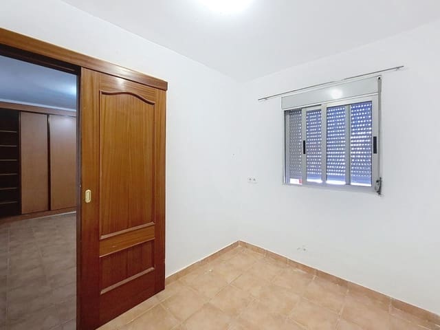 4 slaapkamer Rijtjeshuis te koop in Castelló de Rugat - € 59.000 (Ref: 9815774)