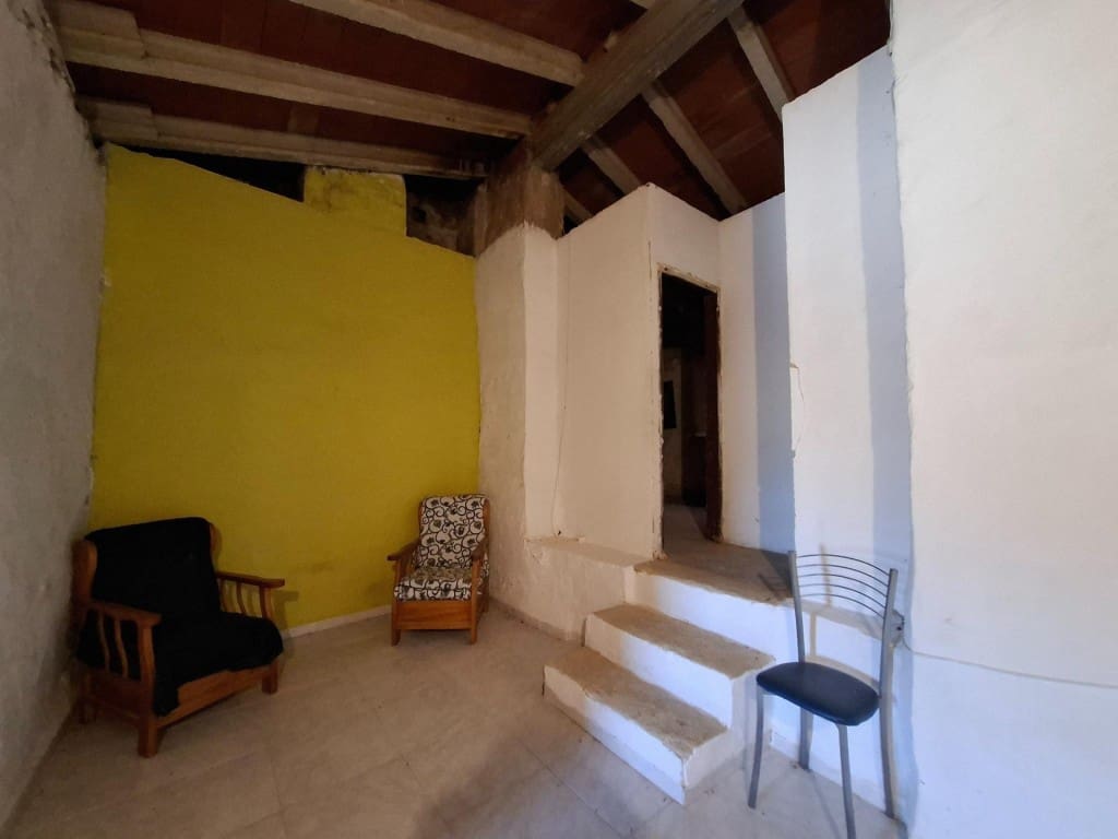 4 slaapkamer Rijtjeshuis te koop in Castello de Rugat - € 59.000 (Ref: 9815774)