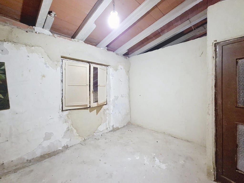 4 slaapkamer Rijtjeshuis te koop in Castello de Rugat - € 59.000 (Ref: 9815774)