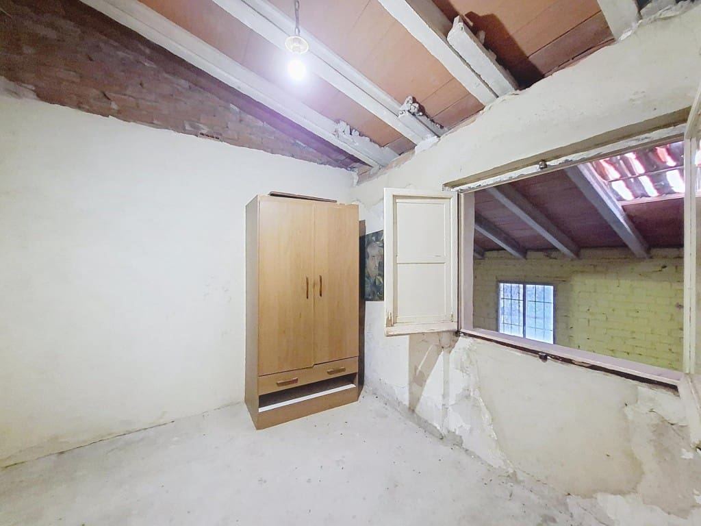 4 slaapkamer Rijtjeshuis te koop in Castello de Rugat - € 59.000 (Ref: 9815774)