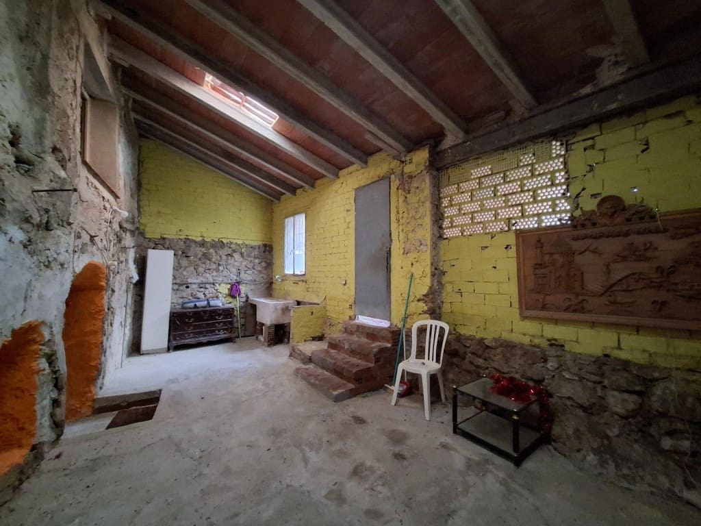4 slaapkamer Rijtjeshuis te koop in Castello de Rugat - € 59.000 (Ref: 9815774)