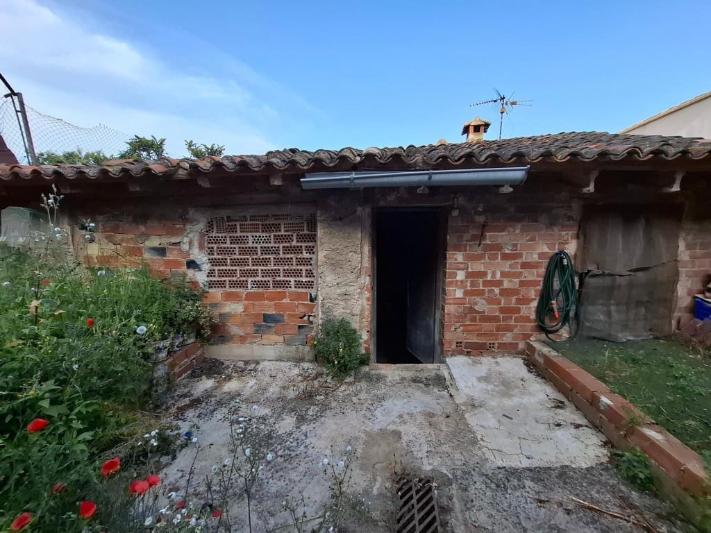4 slaapkamer Rijtjeshuis te koop in Castello de Rugat - € 59.000 (Ref: 9815774)