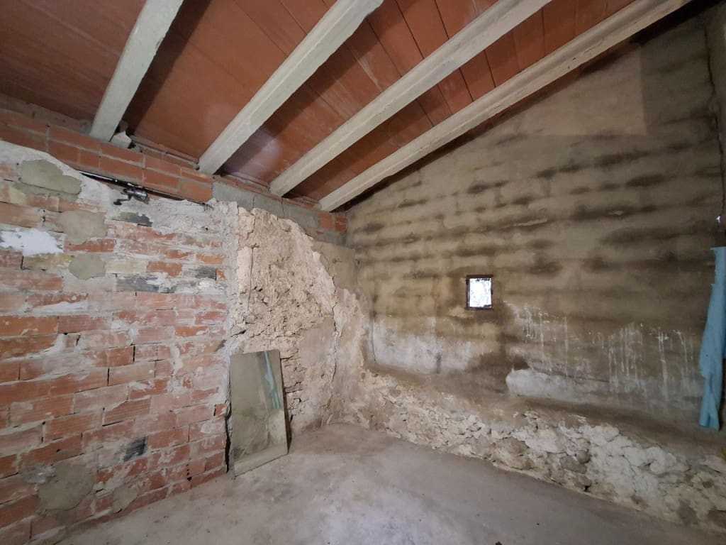 4 slaapkamer Rijtjeshuis te koop in Castello de Rugat - € 59.000 (Ref: 9815774)