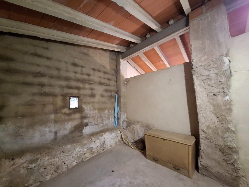 4 slaapkamer Rijtjeshuis te koop in Castello de Rugat - € 59.000 (Ref: 9815774)