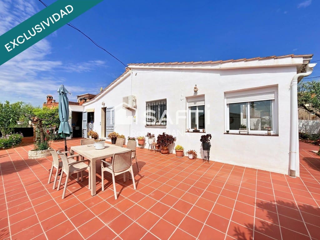 3 bedroom Villa for sale in Esparreguera - € 215,000 (Ref: 9815776)
