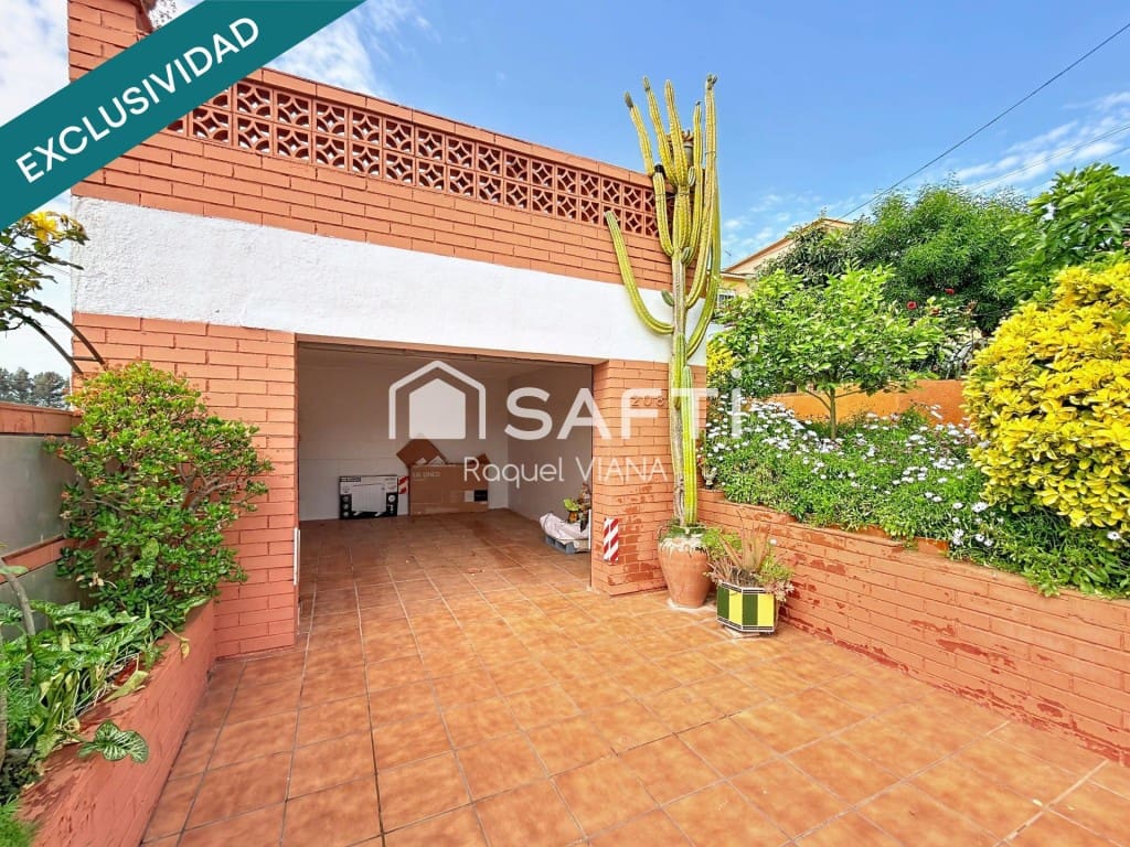 3 bedroom Villa for sale in Esparreguera - € 215,000 (Ref: 9815776)