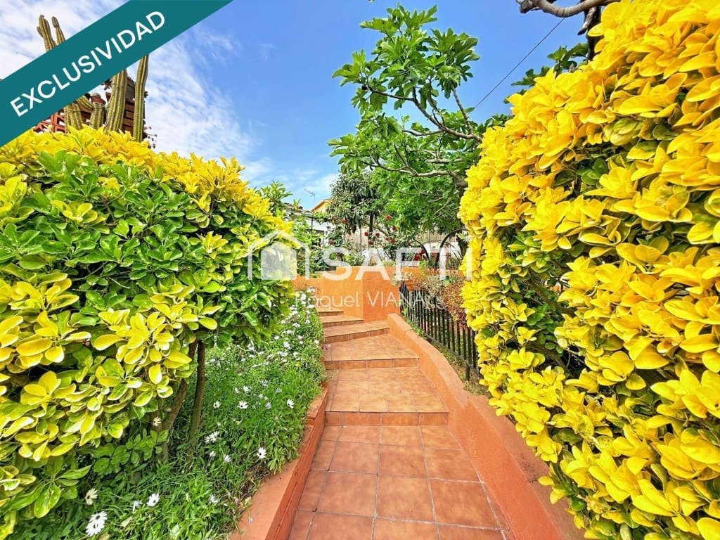 3 bedroom Villa for sale in Esparreguera - € 215,000 (Ref: 9815776)