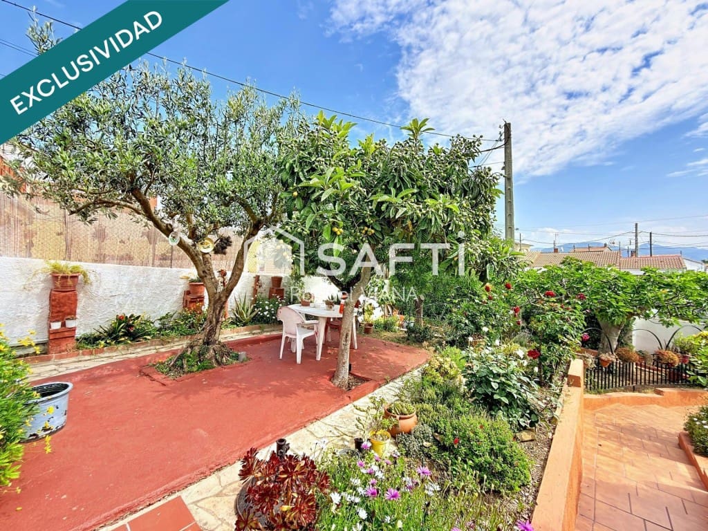 3 bedroom Villa for sale in Esparreguera - € 215,000 (Ref: 9815776)