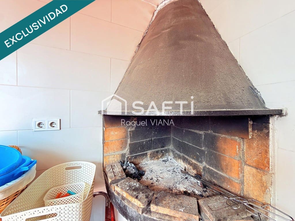 3 bedroom Villa for sale in Esparreguera - € 215,000 (Ref: 9815776)
