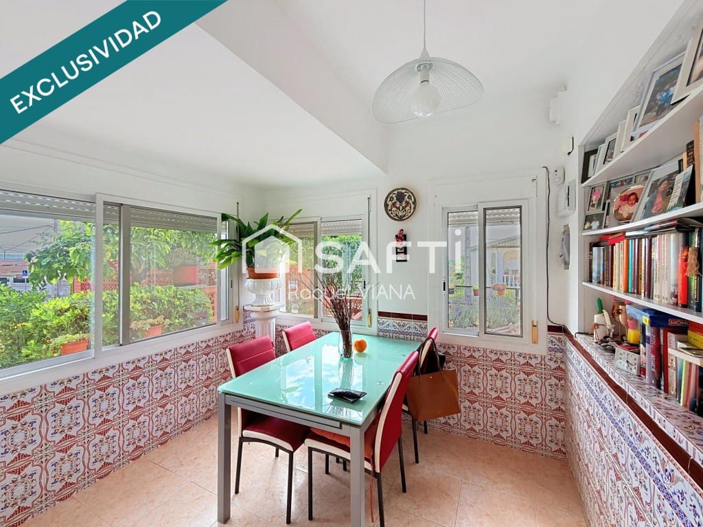 3 bedroom Villa for sale in Esparreguera - € 215,000 (Ref: 9815776)