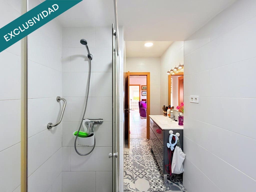 3 bedroom Villa for sale in Esparreguera - € 215,000 (Ref: 9815776)