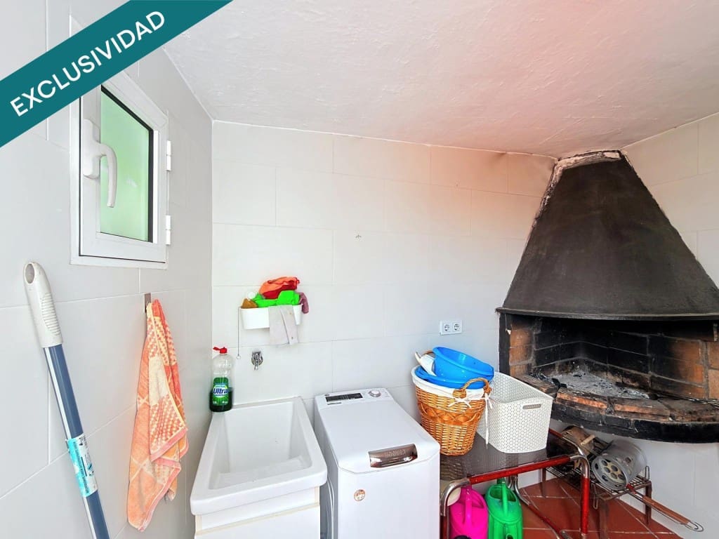 3 bedroom Villa for sale in Esparreguera - € 215,000 (Ref: 9815776)