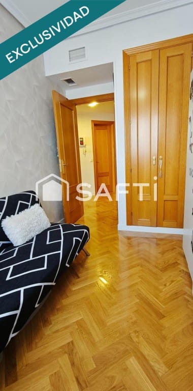 2 makuuhuone Huoneisto myytävänä paikassa Madrid kaupunki mukana uima-altaan 
autotalli - 409 000 € (Ref: 9815777)