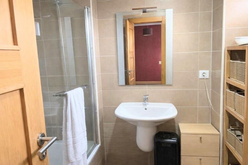 3 bedroom Terraced Villa for sale in San Andres del Rabanedo with garage - € 325,000 (Ref: 9815778)