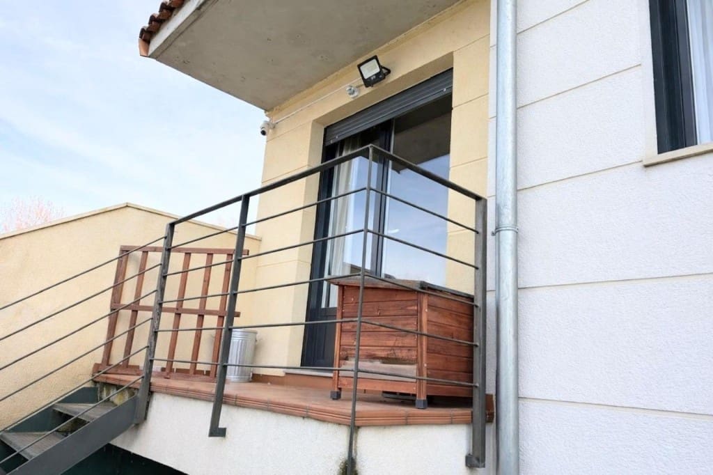 3 bedroom Terraced Villa for sale in San Andres del Rabanedo with garage - € 325,000 (Ref: 9815778)