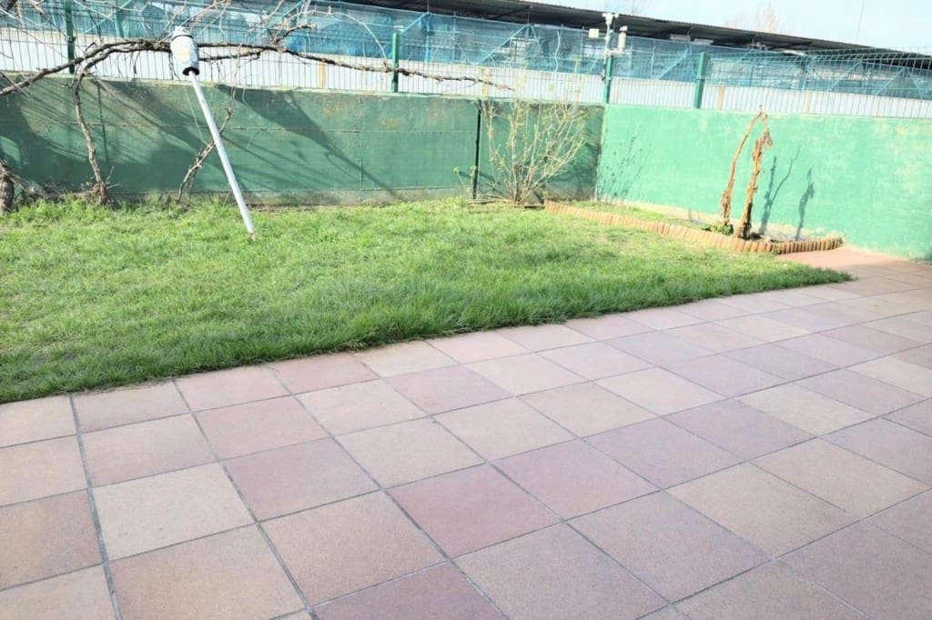 3 bedroom Terraced Villa for sale in San Andres del Rabanedo with garage - € 325,000 (Ref: 9815778)