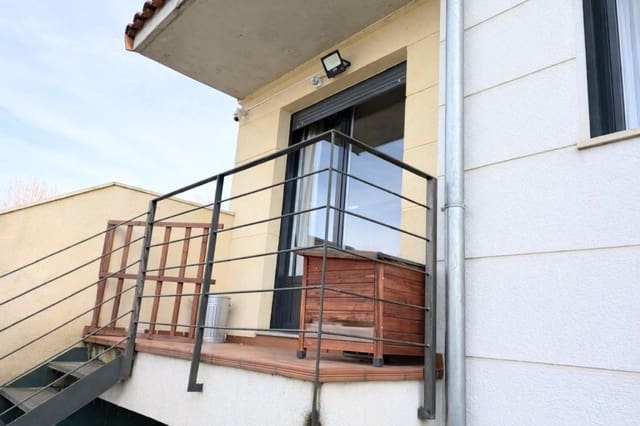 3 bedroom Terraced Villa for sale in San Andrés del Rabanedo with garage - € 325,000 (Ref: 9815778)