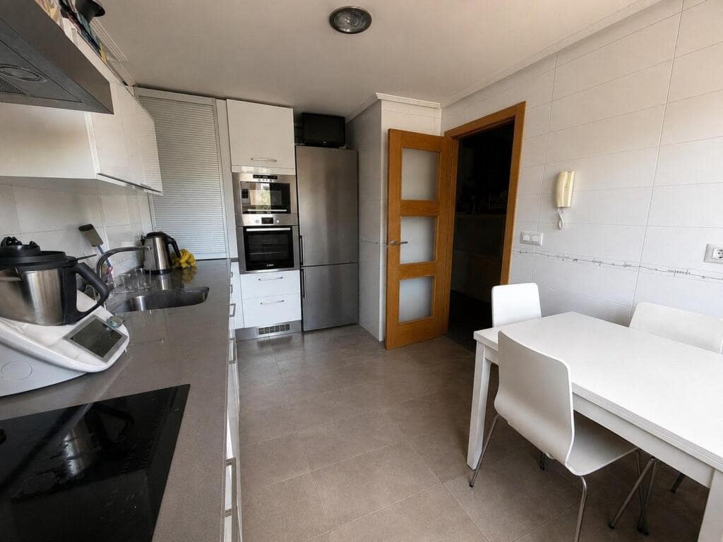3 bedroom Terraced Villa for sale in San Andres del Rabanedo with garage - € 325,000 (Ref: 9815778)