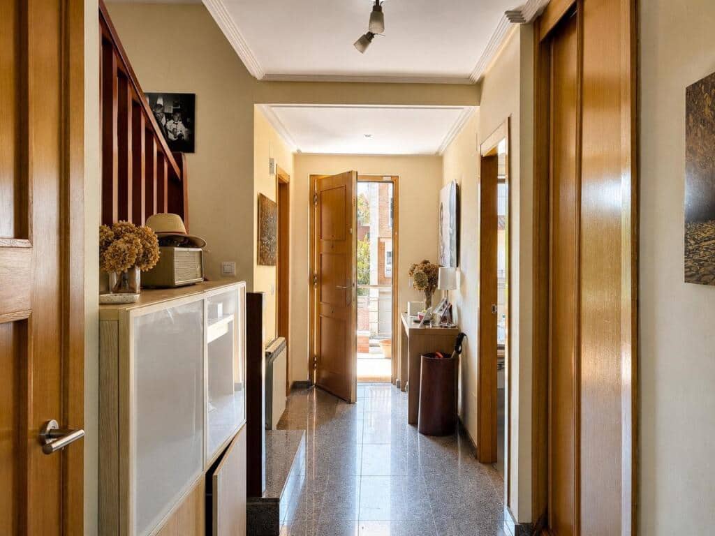 3 bedroom Terraced Villa for sale in San Andres del Rabanedo with garage - € 325,000 (Ref: 9815778)