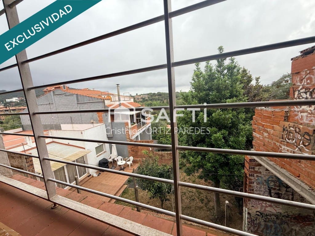 3 bedroom Terraced Villa for sale in Malgrat de Mar with garage - € 249,000 (Ref: 9817947)