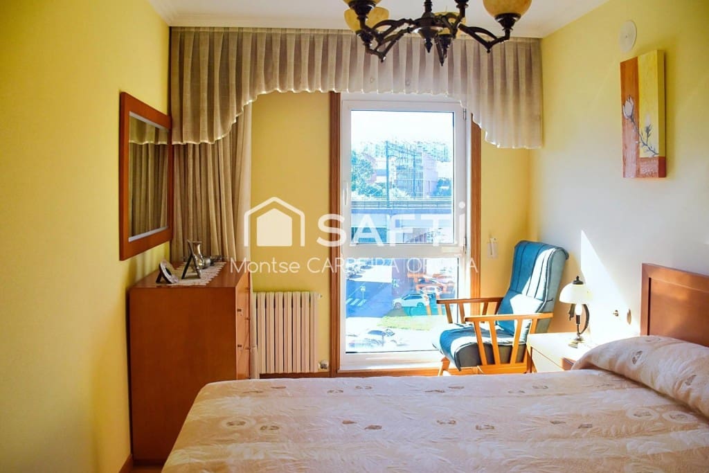 4 quarto Apartamento para arrendar em Santiago de Compostela com garagem - 1 500 € (Ref: 9817950)