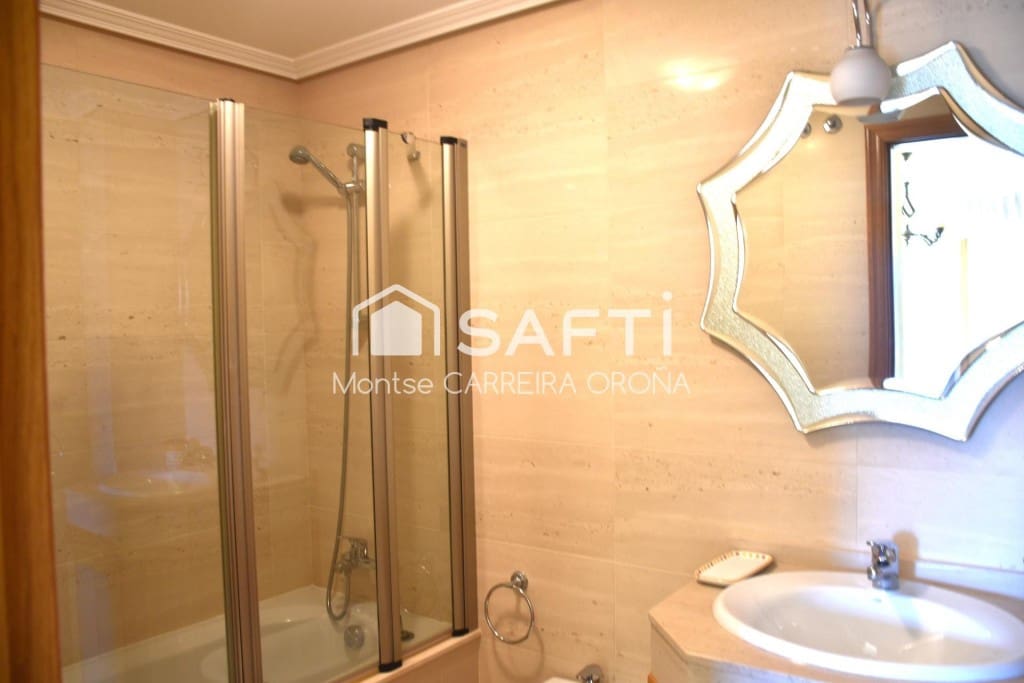 4 quarto Apartamento para arrendar em Santiago de Compostela com garagem - 1 500 € (Ref: 9817950)
