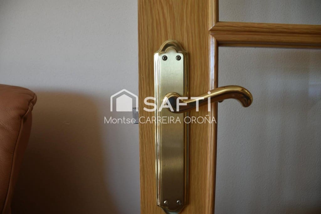 4 quarto Apartamento para arrendar em Santiago de Compostela com garagem - 1 500 € (Ref: 9817950)