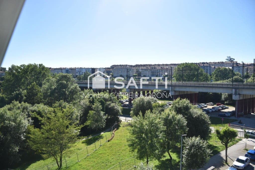 4 quarto Apartamento para arrendar em Santiago de Compostela com garagem - 1 500 € (Ref: 9817950)
