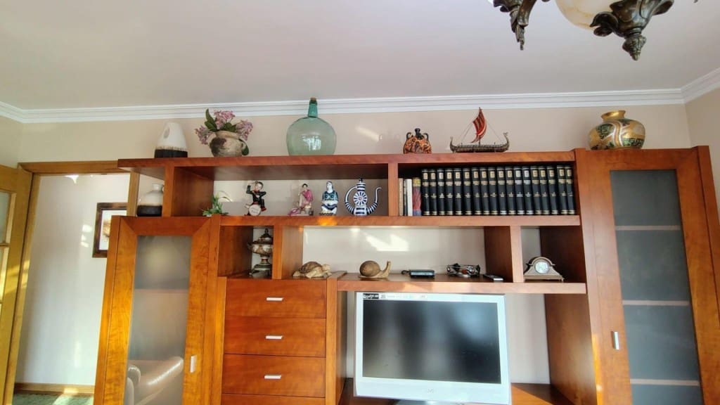 4 quarto Apartamento para arrendar em Santiago de Compostela com garagem - 1 500 € (Ref: 9817950)