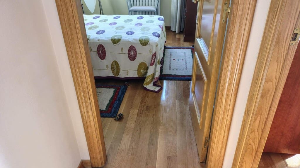 4 quarto Apartamento para arrendar em Santiago de Compostela com garagem - 1 500 € (Ref: 9817950)