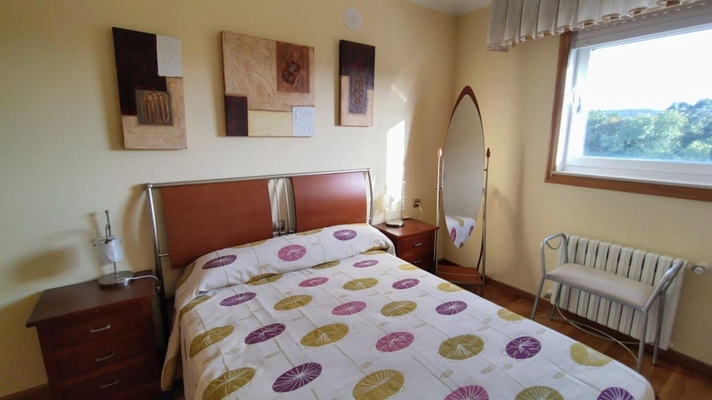 4 quarto Apartamento para arrendar em Santiago de Compostela com garagem - 1 500 € (Ref: 9817950)