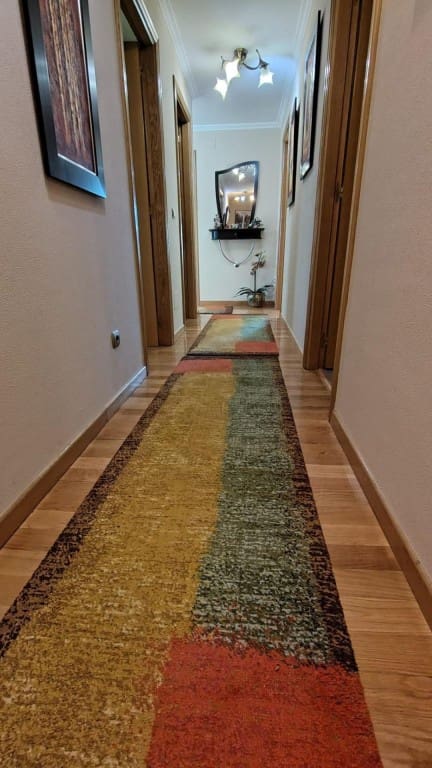 4 quarto Apartamento para arrendar em Santiago de Compostela com garagem - 1 500 € (Ref: 9817950)