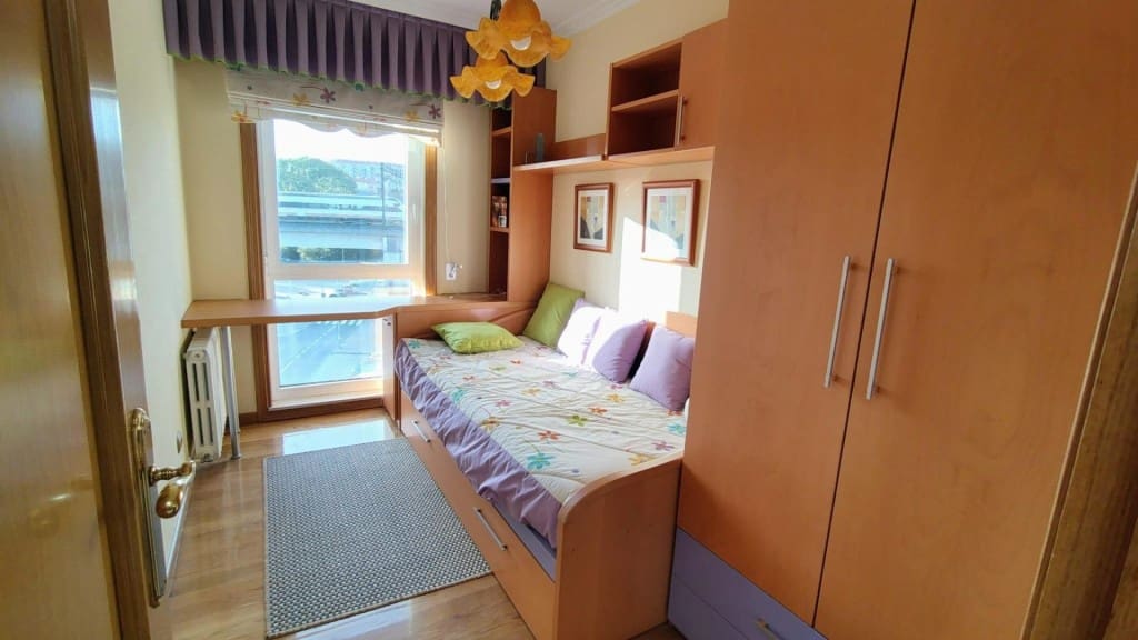 4 quarto Apartamento para arrendar em Santiago de Compostela com garagem - 1 500 € (Ref: 9817950)
