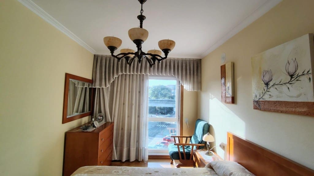 4 quarto Apartamento para arrendar em Santiago de Compostela com garagem - 1 500 € (Ref: 9817950)