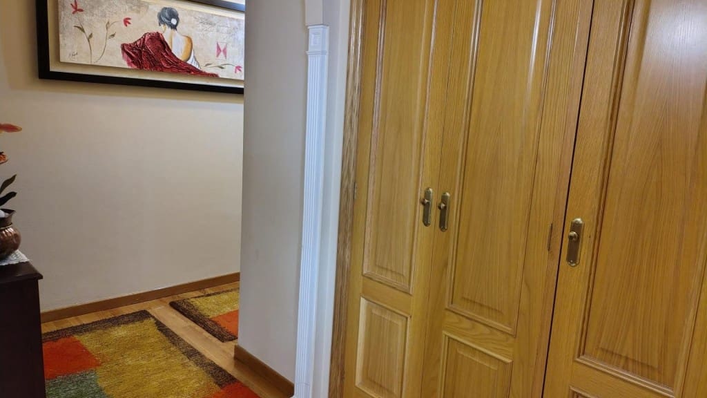 4 quarto Apartamento para arrendar em Santiago de Compostela com garagem - 1 500 € (Ref: 9817950)