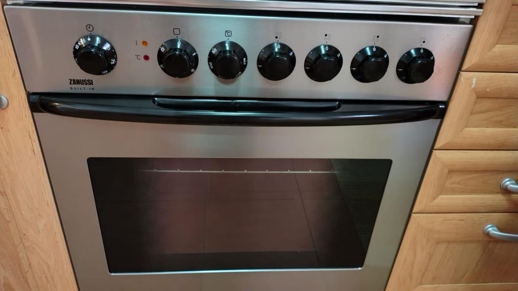 4 quarto Apartamento para arrendar em Santiago de Compostela com garagem - 1 500 € (Ref: 9817950)