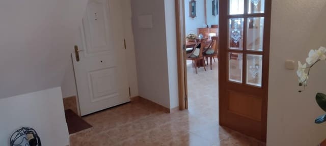Chalet de 3 habitaciones en Pioz en venta - 328.000 € (Ref: 9817954)
