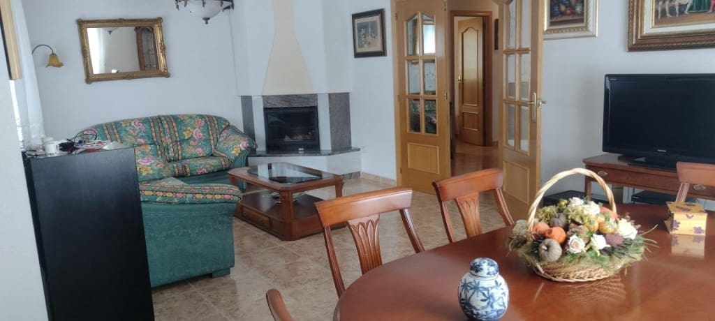 Chalet de 3 habitaciones en Pioz en venta - 328.000 € (Ref: 9817954)