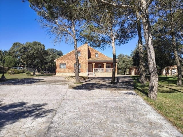 Chalet de 3 habitaciones en Pioz en venta - 328.000 € (Ref: 9817954)