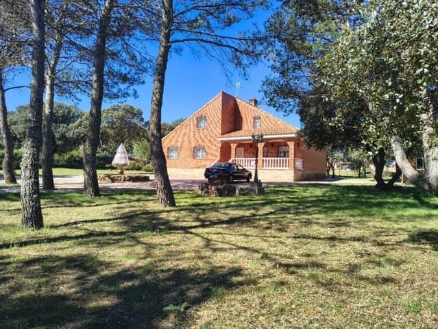 Chalet de 3 habitaciones en Pioz en venta - 328.000 € (Ref: 9817954)